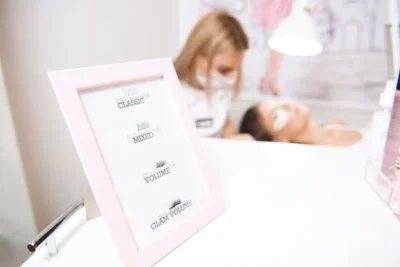 منشی سالن های زیبایی