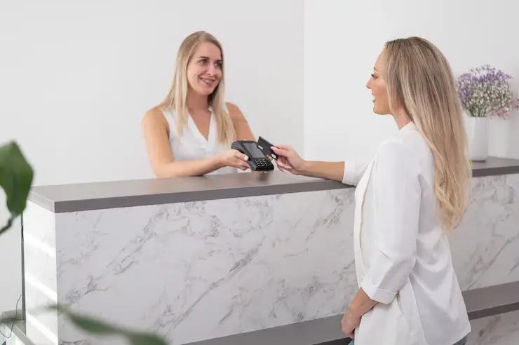 نقش رسپشن در سالن های زیبایی