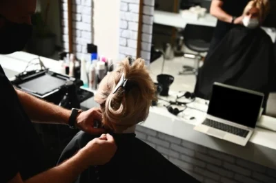 آینده شغلی آرایشگری