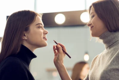 تفاوت مربیگری و کوچینگ در آرایشگری
