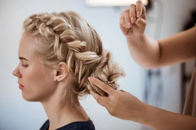ویژگی‌های آموزشگاه آرایشگری زنانه معتبر 