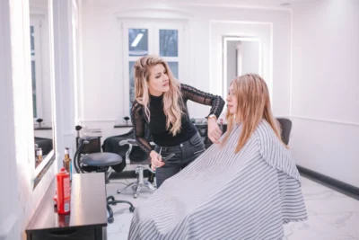 بهترین آموزشگاه آرایشگری زنانه در تهران