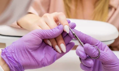 ثبت نام دوره آموزش کاشت ناخن فنی حرفه ای