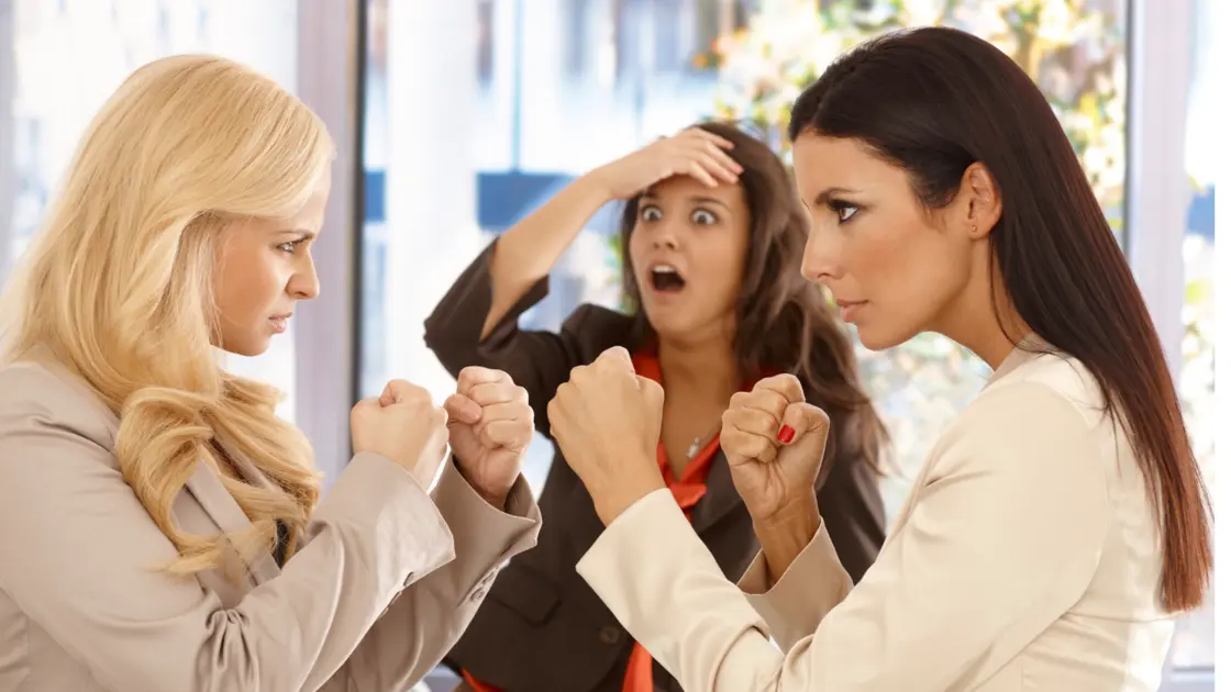 شکایت از آرایشگاه زنانه در ساختمان مسکونی